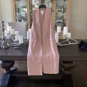 Light pink long sleeveless satin tuxedo lapel